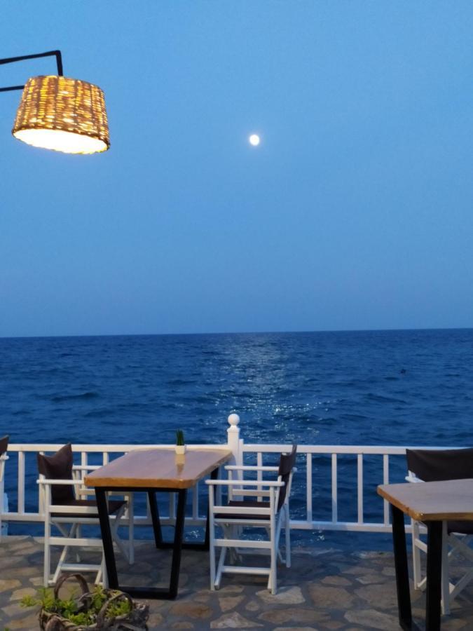 Karin & Nikos Hotel Ирайон Екстериор снимка